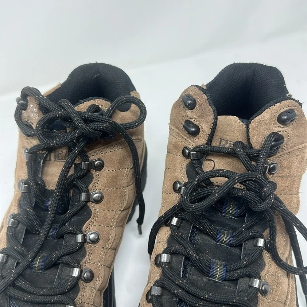 Redhead hikers size 9 1/2